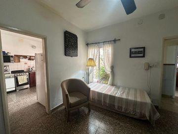 Casa en venta en Barrio Centro, 4 dorm, 2 baños, patio, terraza y garage. APTO CREDITO