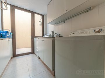 Casa a la laguna con 4 dormitorios en venta en   La Isla - Nordelta