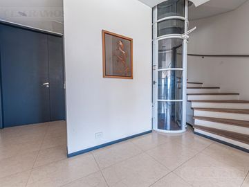 Casa a la laguna con 4 dormitorios en venta en   La Isla - Nordelta