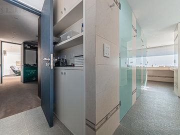 Casa a la laguna con 4 dormitorios en venta en   La Isla - Nordelta