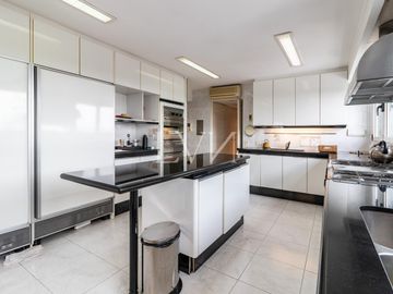 Venta/Alquiler departamento 8 ambientes - Cañitas