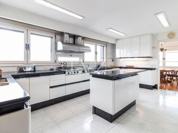 Venta/Alquiler departamento 8 ambientes - Cañitas