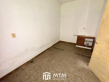 Galpon y casa en venta, en Granadero Baigorria.
