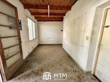 Galpon y casa en venta, en Granadero Baigorria.