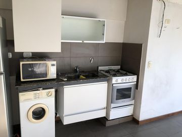 Mono ambiente con cochera fija en alquiler, Villa Devoto!