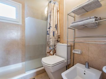 VENTA/PERMUTA – Casa - 4 dormitorios en suite - Playroom y piscina - Cadaques, Funes Hills