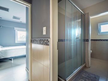 VENTA/PERMUTA – Casa - 4 dormitorios en suite - Playroom y piscina - Cadaques, Funes Hills