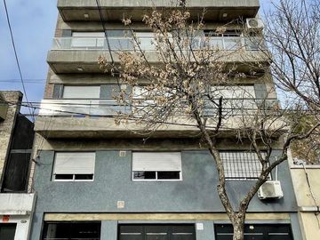 DEPTO 1 DORMITORIO   TERRAZA! 65.000 USD.-