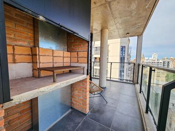 VENTA. DEPARTAMENTO TRES DORMITORIOS. PARRILLERO EXCLUSIVO. BARRIO MARTIN, ROSARIO