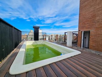 VENTA. DEPARTAMENTO TRES DORMITORIOS. PARRILLERO EXCLUSIVO. BARRIO MARTIN, ROSARIO