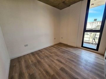 VENTA. DEPARTAMENTO TRES DORMITORIOS. PARRILLERO EXCLUSIVO. BARRIO MARTIN, ROSARIO