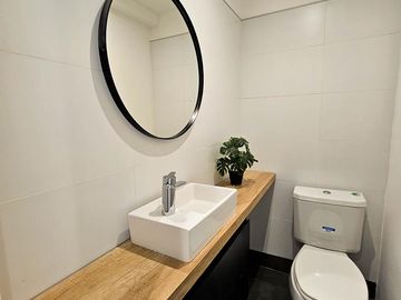 VENTA. DEPARTAMENTO TRES DORMITORIOS. PARRILLERO EXCLUSIVO. BARRIO MARTIN, ROSARIO