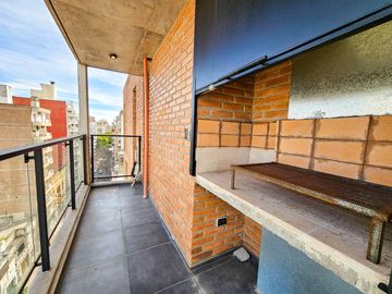 VENTA. DEPARTAMENTO TRES DORMITORIOS. PARRILLERO EXCLUSIVO. BARRIO MARTIN, ROSARIO