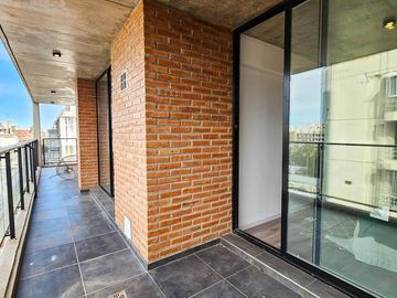 VENTA. DEPARTAMENTO TRES DORMITORIOS. PARRILLERO EXCLUSIVO. BARRIO MARTIN, ROSARIO