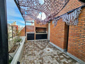 VENTA. DEPARTAMENTO TRES DORMITORIOS. PARRILLERO EXCLUSIVO. BARRIO MARTIN, ROSARIO