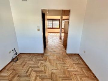 Casa en CHAUVIN 5 AMB GARAG QUINCHO 6 AUTOS TOMA MENOR VALOR DEPTO PARA RENTA