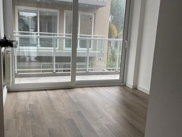 Departamento 4 ambientes con cochera a estrena en venta - Bernal Centro