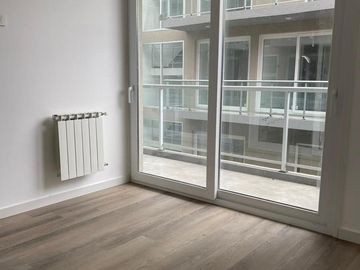 Departamento 4 ambientes con cochera a estrena en venta - Bernal Centro