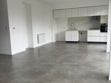 Departamento 4 ambientes con cochera a estrena en venta - Bernal Centro