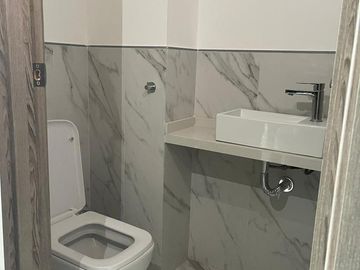 Departamento 4 ambientes con cochera a estrena en venta - Bernal Centro