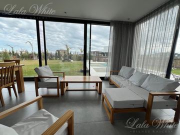 Casa en venta en Lagos de Canning
