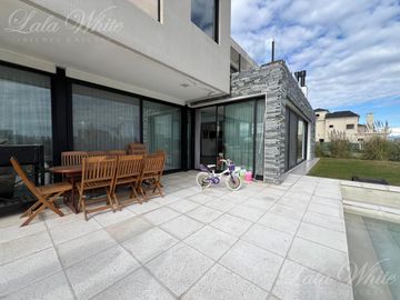 Casa en venta en Lagos de Canning