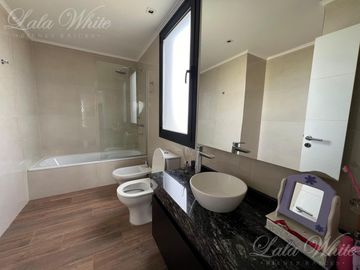 Casa en venta en Lagos de Canning