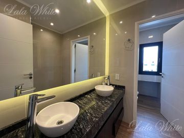 Casa en venta en Lagos de Canning