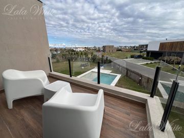 Casa en venta en Lagos de Canning