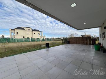 Casa en venta en Lagos de Canning