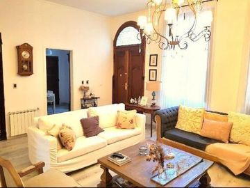 Casa en venta - 3 Dormitorios 2 Baños - Cochera - 625Mts2 - General Belgrano