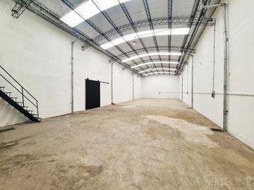 Nave Industrial - San Martin -  Venta con renta