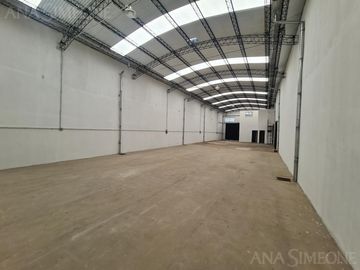 Nave Industrial - San Martin -  Venta con renta