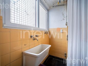 Departamento - 4 ambientes y Dep. - balcon y cochera - Palermo -  VENTA