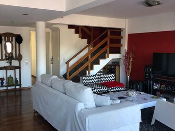 Excelente Duplex, estado impecable.