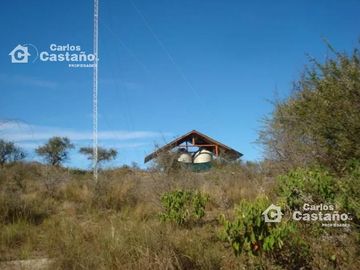 Sector Turístico y Ganadero de 180h con Casa de 3 Amb. Cerca del Rio