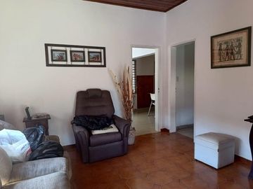 Casa en venta - 4 Dormitorios 3 Baños - Cochera - 550Mts2 - Monte Grande