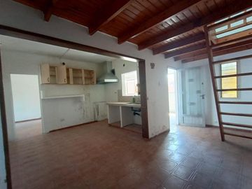 Casa en venta - 4 Dormitorios 3 Baños - Cochera - 550Mts2 - Monte Grande