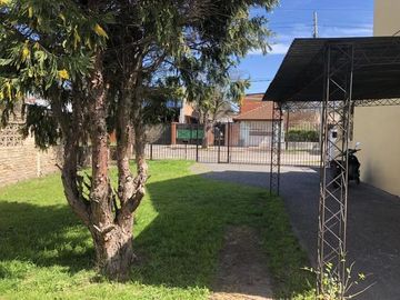 Casa en venta - 4 Dormitorios 3 Baños - Cochera - 550Mts2 - Monte Grande