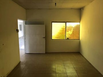 Casa en venta - 4 Dormitorios 3 Baños - Cochera - 550Mts2 - Monte Grande