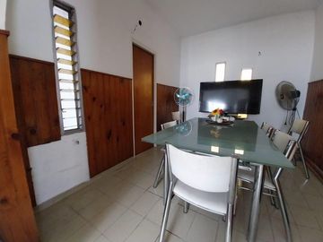 Casa en venta - 4 Dormitorios 3 Baños - Cochera - 550Mts2 - Monte Grande