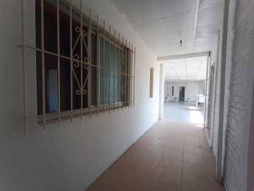 Casa en venta - 4 Dormitorios 3 Baños - Cochera - 550Mts2 - Monte Grande