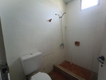 Casa en venta - 4 Dormitorios 3 Baños - Cochera - 550Mts2 - Monte Grande