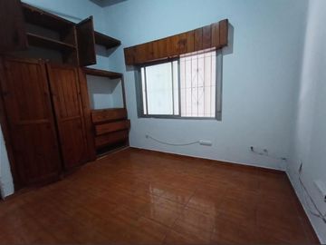 Casa en venta - 4 Dormitorios 3 Baños - Cochera - 550Mts2 - Monte Grande