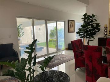 CASA EN VENTA COL. PUERTA DE HIERRO EN CIUDAD VICTORIA