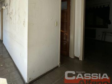 EXCELENTE PH EN PLANTA BAJA 5 AMB. APTO USO PROFESIONAL/COMERCIAL 140M2 APROX.