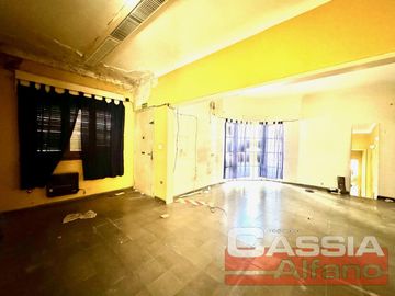 EXCELENTE PH EN PLANTA BAJA 5 AMB. APTO USO PROFESIONAL/COMERCIAL 140M2 APROX.