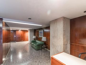 Departamento en Venta. Cuatro ambientes. Dependencia. Cochera. Baulera. Belgrano