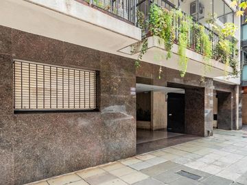 Departamento en Venta. Cuatro ambientes. Dependencia. Cochera. Baulera. Belgrano
