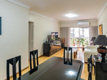 Departamento en Venta. Cuatro ambientes. Dependencia. Cochera. Baulera. Belgrano